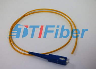 Simplex tek modlu pigtail fiber optik SC / UPC 0.9mm 1.5 metre RoHS