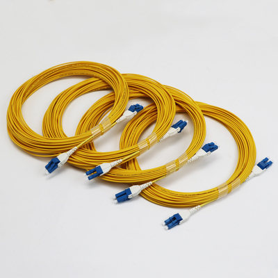 Uniboot LC Fiber Jumper 1M LC UPC To LC UPC Tek Mod G657.A1 BendInsensitive 2mm LSZH Düşük Kayıp 0.15dB Fiber Patch Cord