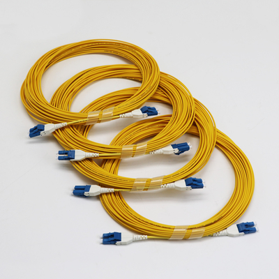 Uniboot LC Fiber Jumper 1M LC UPC To LC UPC Tek Mod G657.A1 BendInsensitive 2mm LSZH Düşük Kayıp 0.15dB Fiber Patch Cord