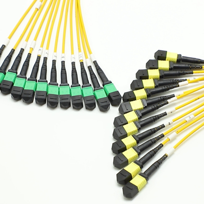 100G 200G MPO Erkek Kadın 8 12 16 24 Küçük alanlarda yüksek yoğunluklu kablolama için MPO'ya Fiber to Female Male Fiber Optic Patch Cord