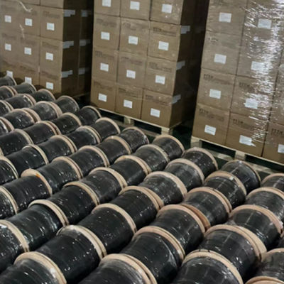 Kapalı/Açık FTTH G657A2 GJYXFCH 1KM Dış Mekan Fiber Optik Drop Kablo