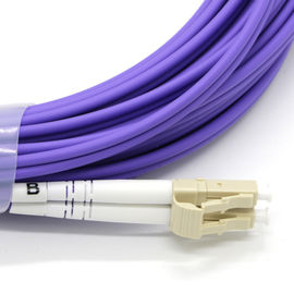 OM4 Çok Modlu Çift Yönlü Fiber Optik Yama Kablosu LC / UPC Parlatma PVC LSZH Ceket